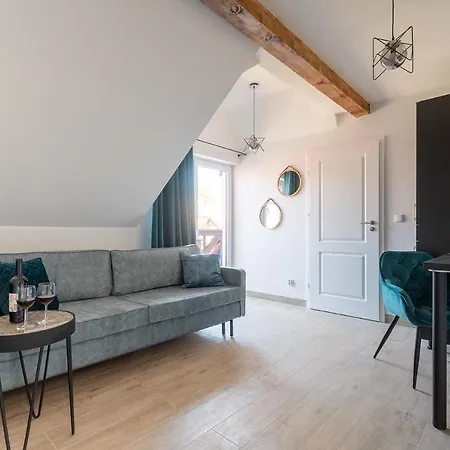 Port 77 Affittacamere