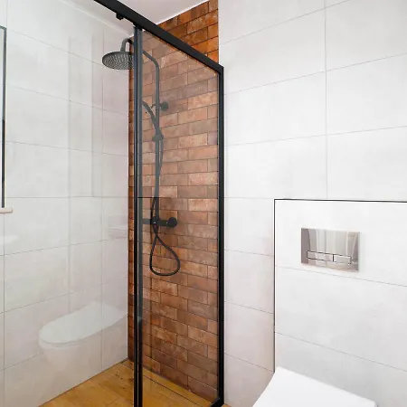 Port 77 Affittacamere 3*