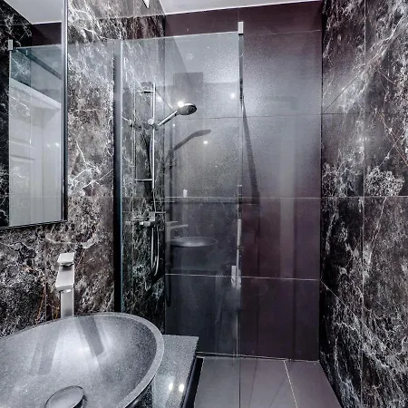 Port 77 Affittacamere