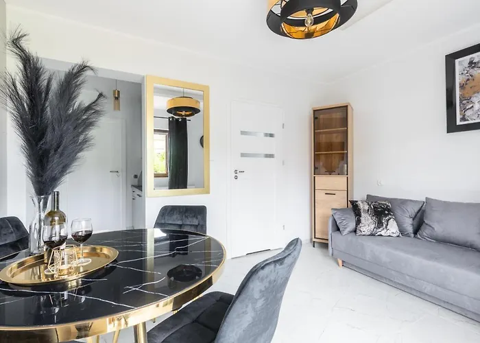 Port 77 ゲストハウス 3*